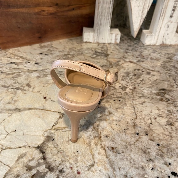 Cynthia Rowley Memory Foam Comfort - Size 6.5 - Beige - Picture 3 of 5